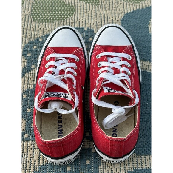 Converse Chuck Taylor All Star Low Women's Size 7 (Men's size 5) Unisex RED - Picture 1 of 16
